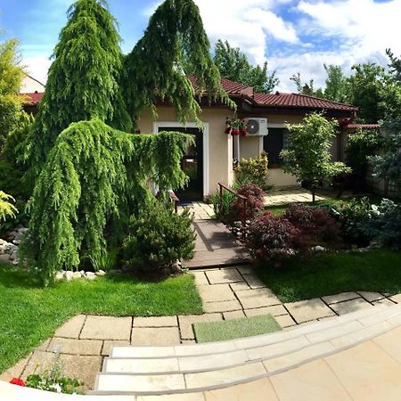Cristi'S Rooms - Pensiune Oradea Exterior photo