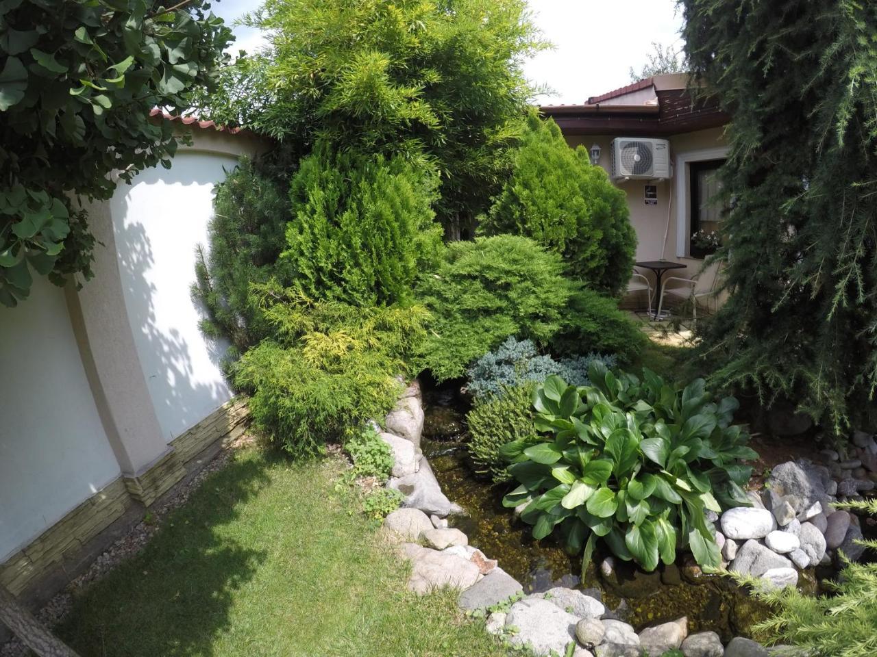 Cristi'S Rooms - Pensiune Oradea Exterior photo