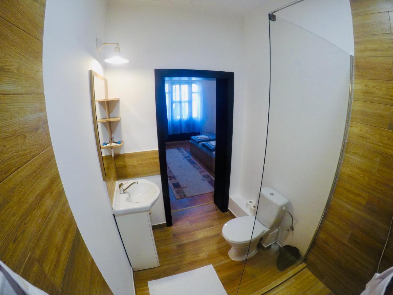 Cristi'S Rooms - Pensiune Oradea Exterior photo