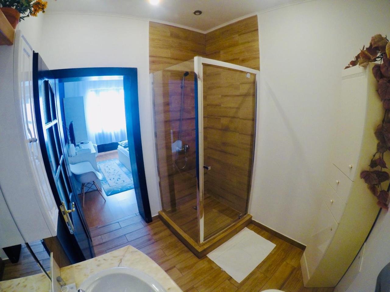 Cristi'S Rooms - Pensiune Oradea Exterior photo
