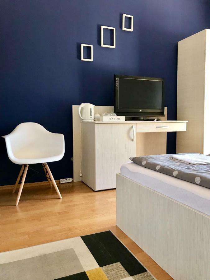 Cristi'S Rooms - Pensiune Oradea Exterior photo