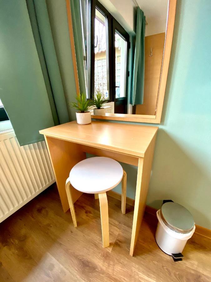 Cristi'S Rooms - Pensiune Oradea Exterior photo