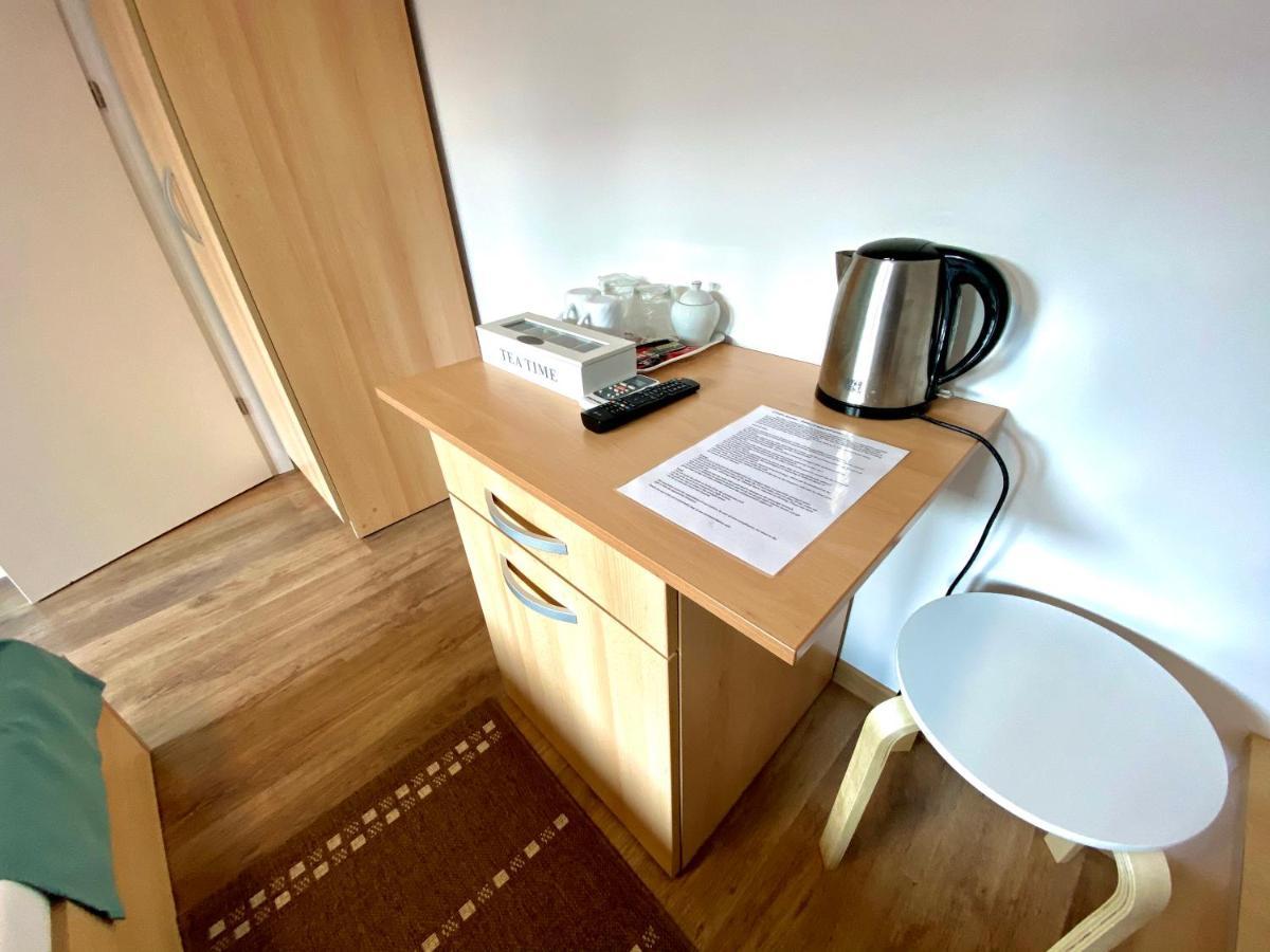 Cristi'S Rooms - Pensiune Oradea Exterior photo